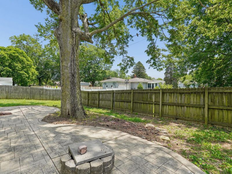 100 Canterbury Drive, London, OH 43140 Photo 18