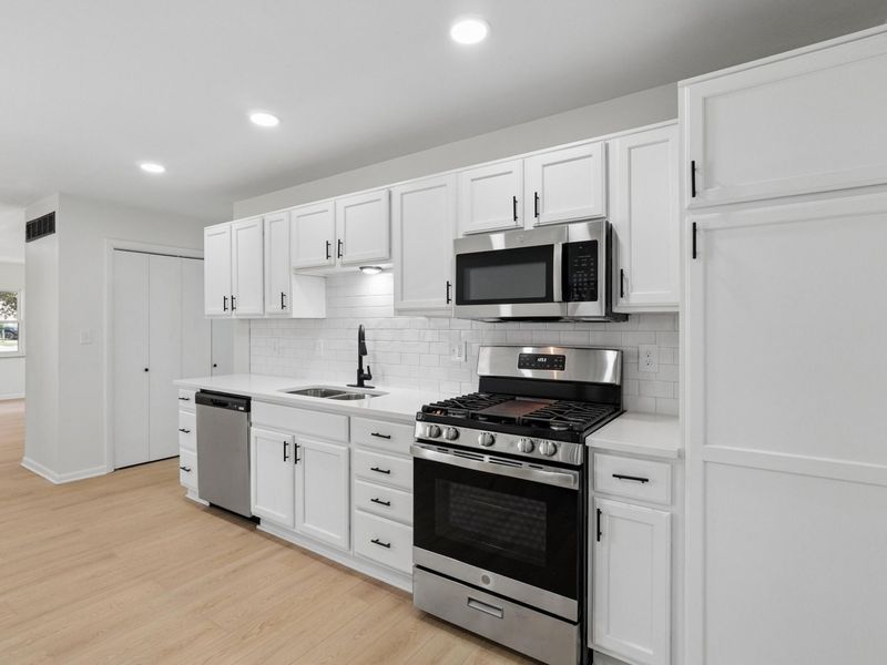 100 Canterbury Drive, London, OH 43140 Photo 7