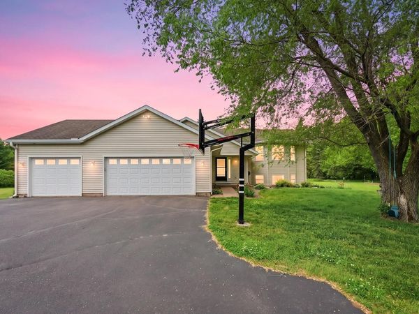 S6090 Deer Park PLACE, Eau Claire, WI 54701