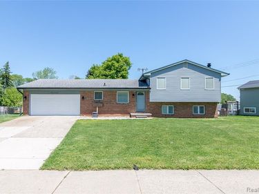 32704 Ann Arbor Trail, Westland, MI 48185
