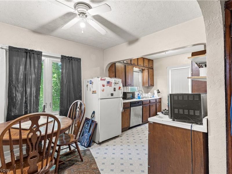 1402 E Wheeling Avenue, Cambridge, OH 43725 Photo 8