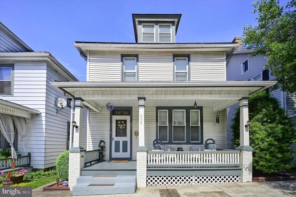 228 N 5TH STREET, NEWPORT, PA 17074