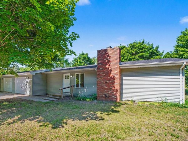 8220 Upham Drive E, Mt Pleasant, MI 48858