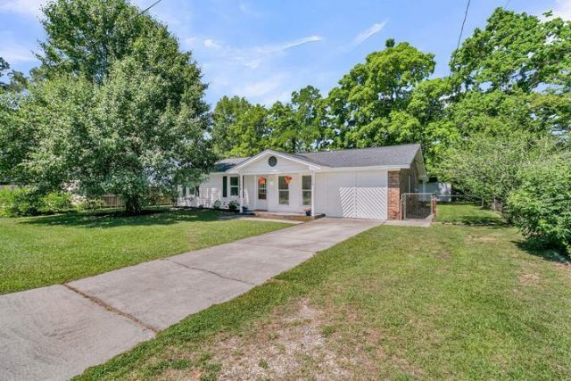 109 Camellia Road Photo 4
