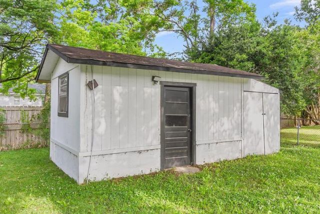 109 Camellia Road Photo 41