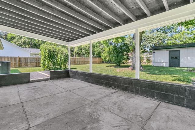 109 Camellia Road Photo 42