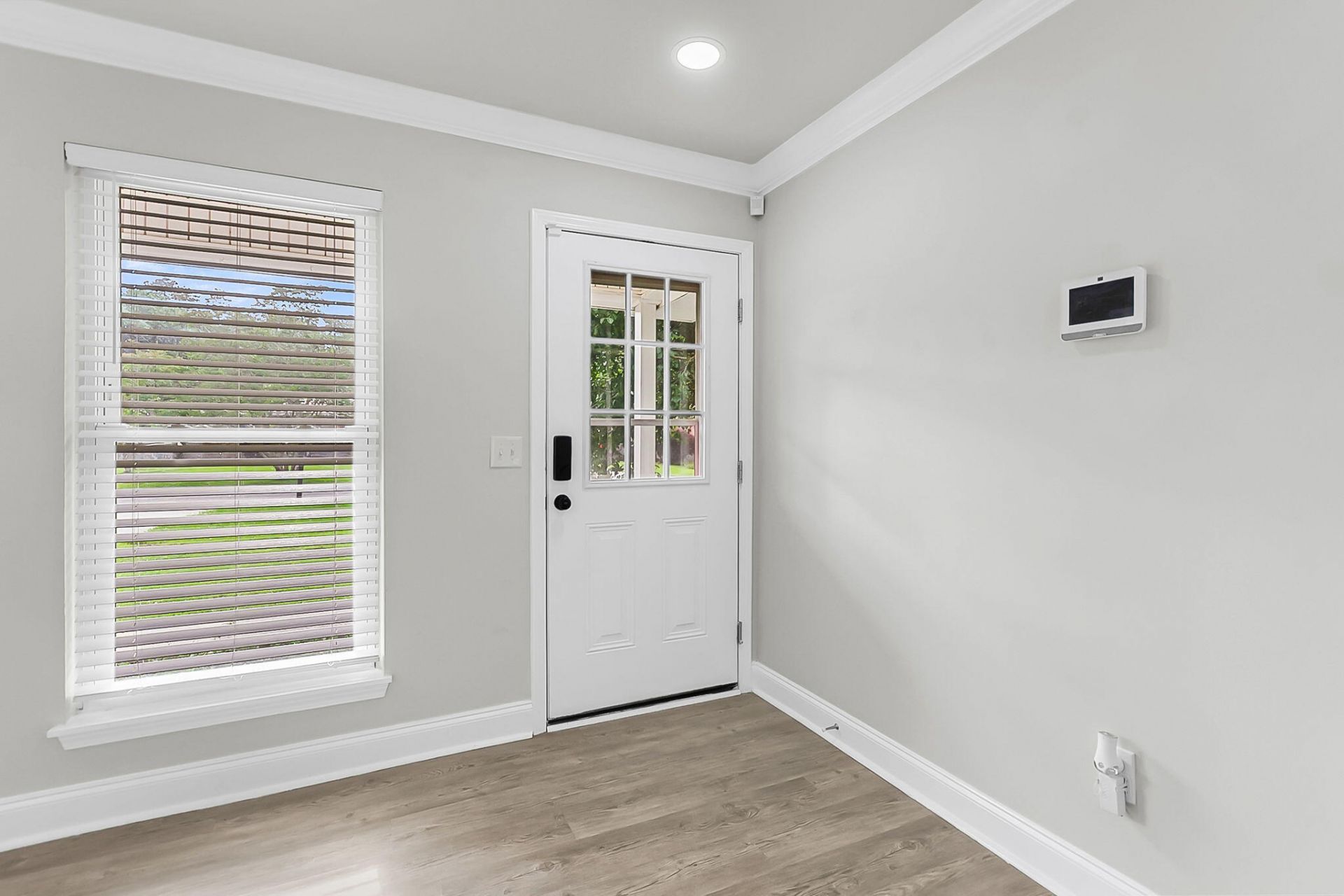 109 Camellia Road Photo 8