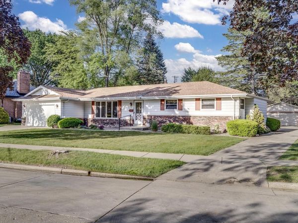 7833 5th AVENUE, Kenosha, WI 53143