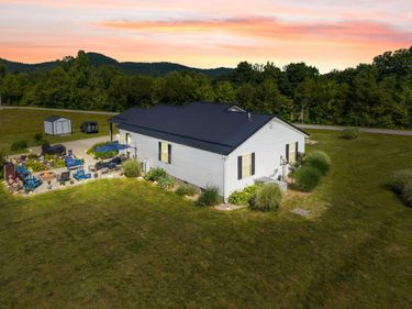 15 Rose Lane, Clay City, KY 40312