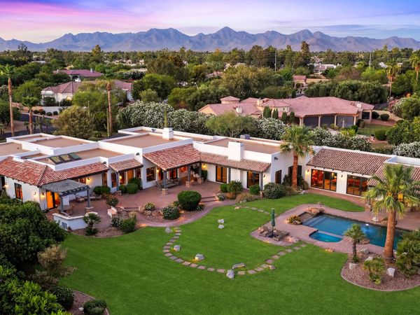 7035 E Berneil Drive, Paradise Valley, AZ 85253