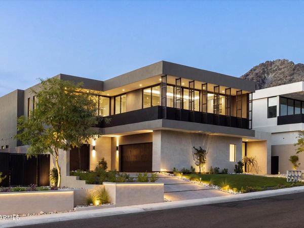 2228 E SOLAR Drive, Phoenix, AZ 85020