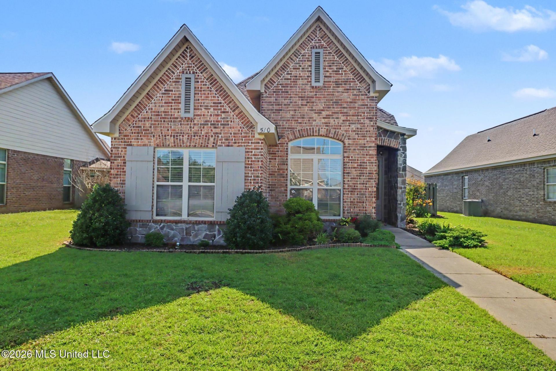 510 Palm Breeze Drive, Ocean Springs, MS 39564 Main Photo