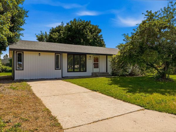 1426 E 4th St, Deer Park, WA 99004