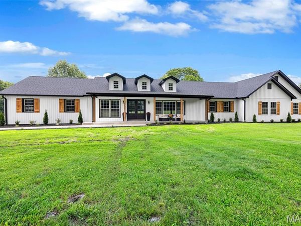 4733 Fox Creek Road , Wildwood, MO 63069
