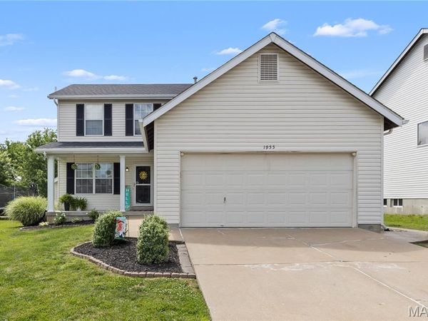 1955 Briarfield Drive, Lake St Louis, MO 63367
