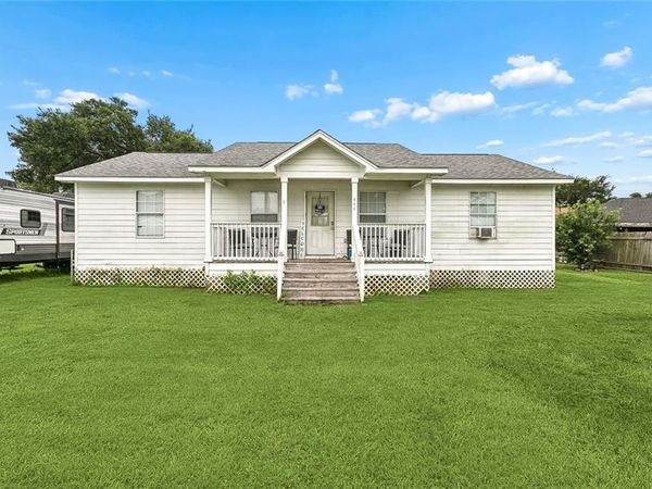 444 W HARDING Street , Destrehan, LA 70047