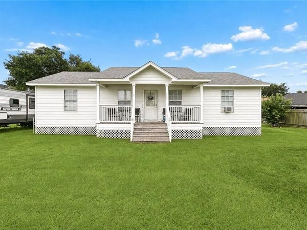 444 W HARDING Street, Destrehan, LA 70047