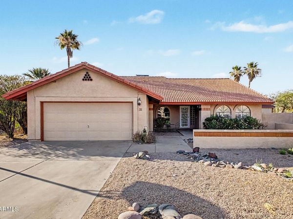 562 E HACKAMORE Street, Mesa, AZ 85203