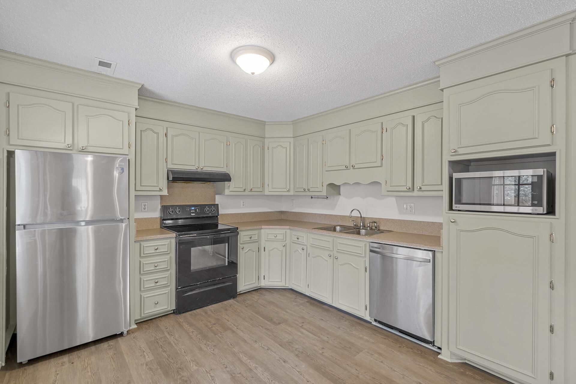 7611 Valleyview Circle Photo 10