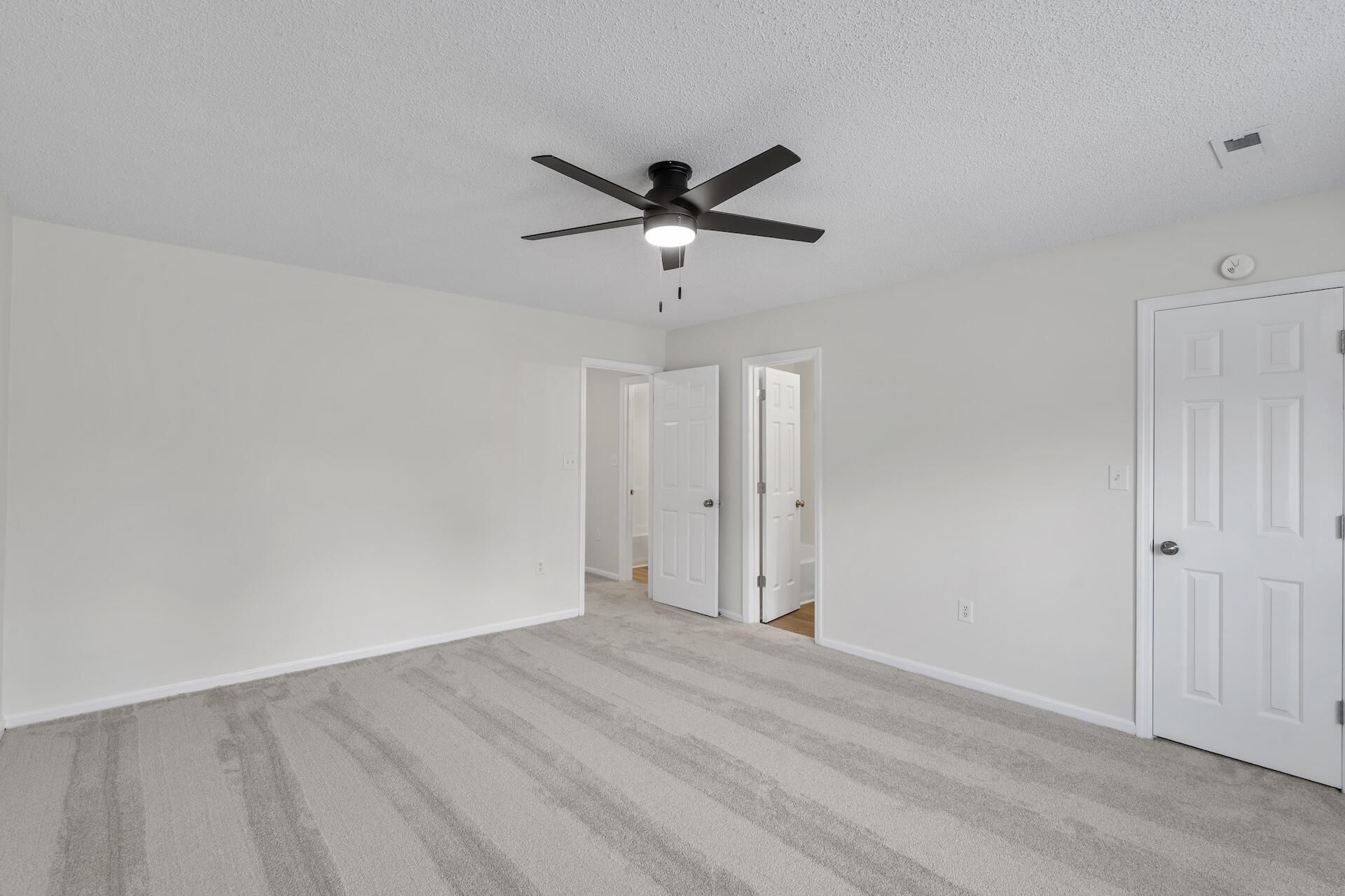7611 Valleyview Circle Photo 17
