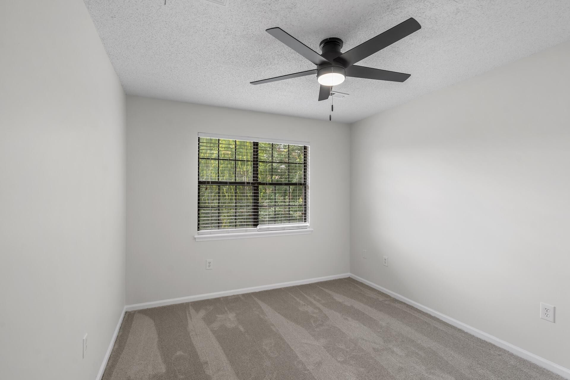 7611 Valleyview Circle Photo 18