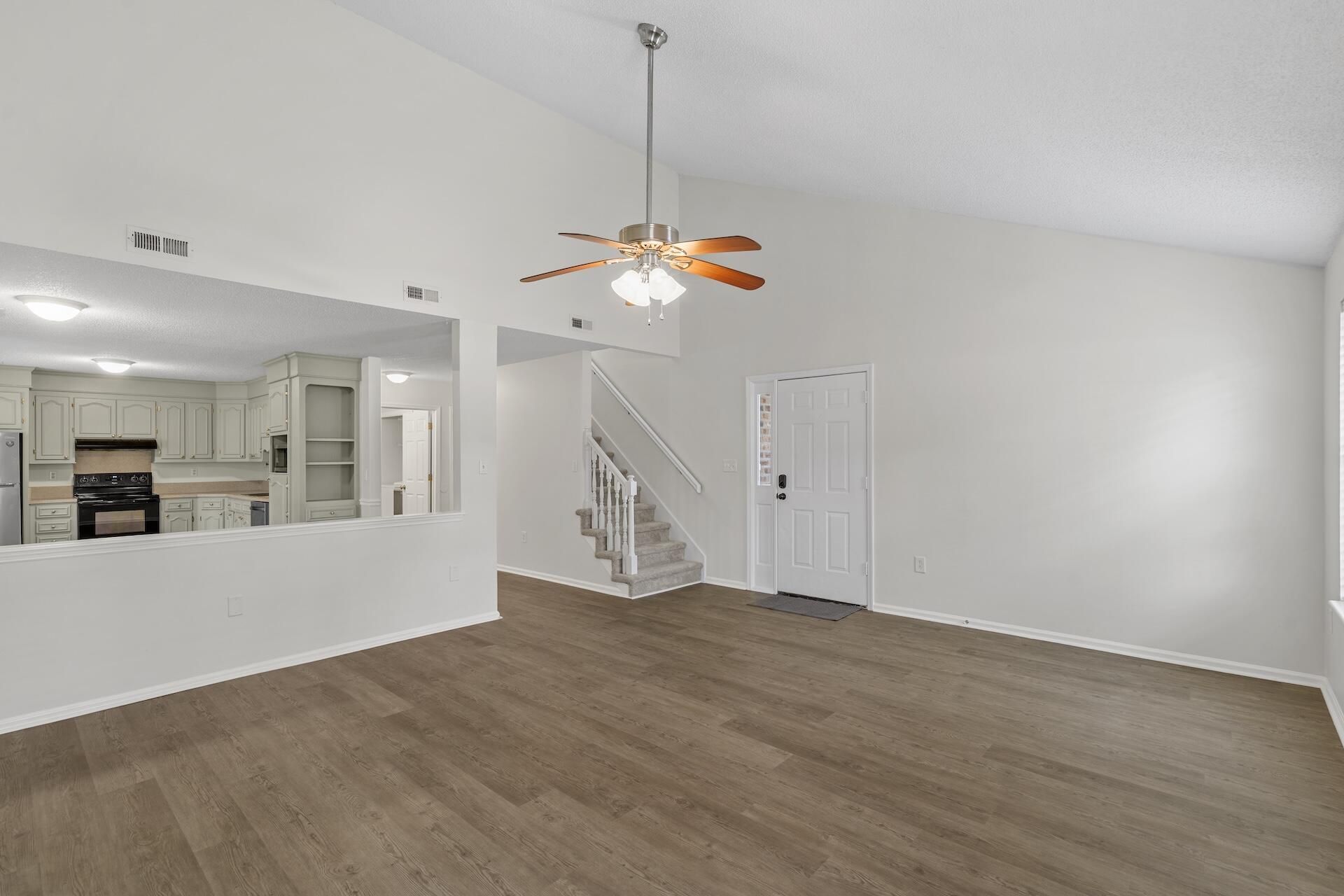7611 Valleyview Circle Photo 5