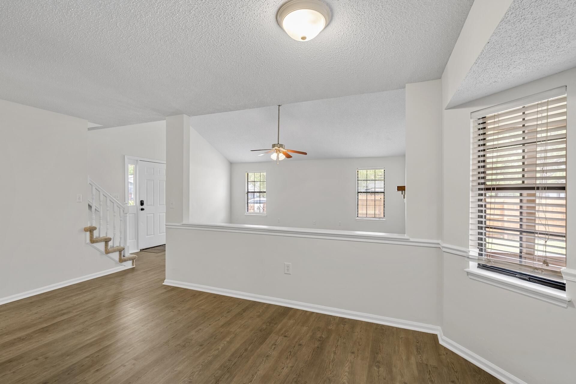 7611 Valleyview Circle Photo 9