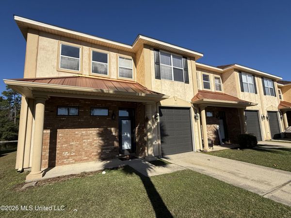 314 Capri Place, Ocean Springs, MS 39564