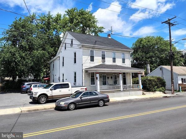 37-39 E WILLOW STREET, ELIZABETHTOWN, PA 17022