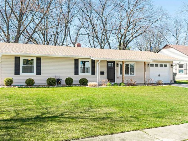 15050 Holiday Court , Orland Park, IL 60462