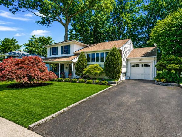 15 Wood Drive, Oyster Bay, NY 11771