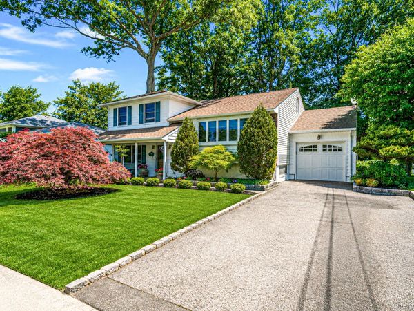 15 Wood Drive, Oyster Bay, NY 11771