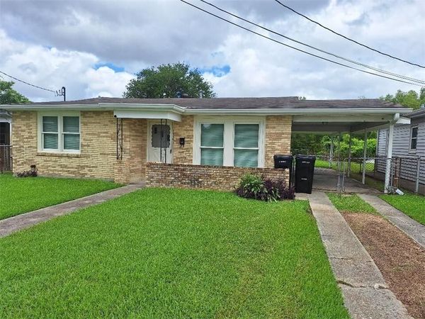 1719 PACE Boulevard , New Orleans, LA 70114