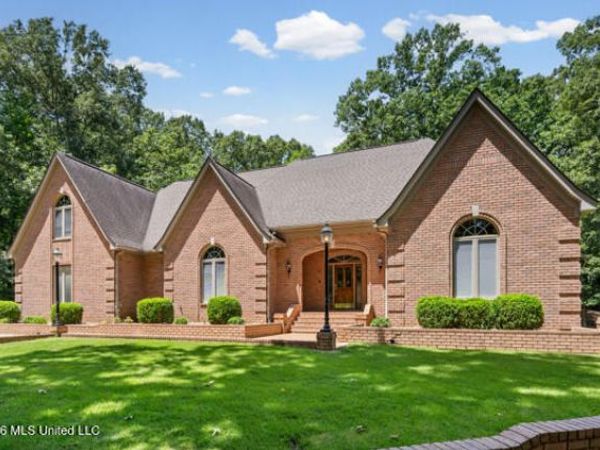 6705 Autumn Oaks Drive, Olive Branch, MS 38654