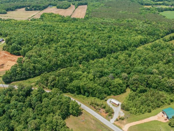 800 Smith Chapel Rd, Decaturville, TN 38329
