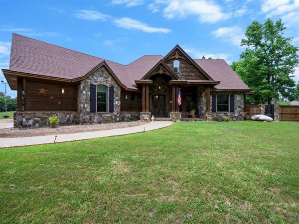 100 Woodbridge Cove, Broken Bow, OK 74728