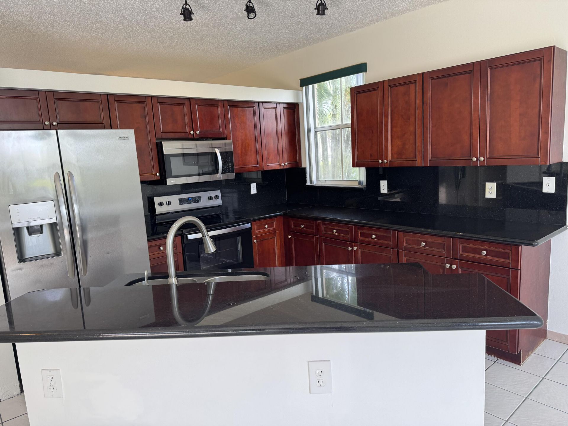 19199 NW 19th Street, Pembroke Pines, FL 33029 Photo