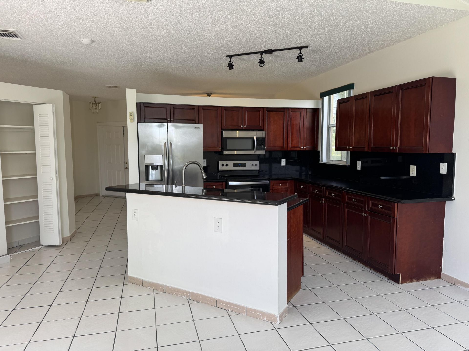 19199 NW 19th Street, Pembroke Pines, FL 33029 Photo