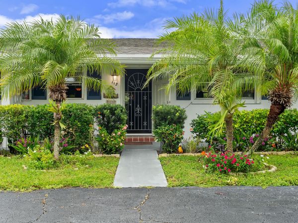 2017 SW Golf Lane, Unit 113, Boynton Beach, FL 33426