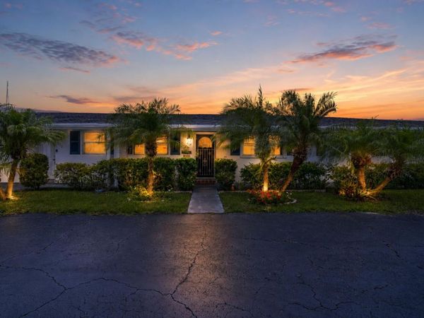 2017 SW Golf Lane, Unit 113, Boynton Beach, FL 33426