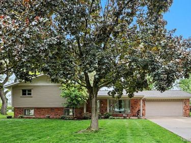 13555 Terry Drive, Shelby Twp, MI 48315