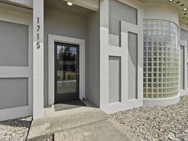 1715 Meridian Avenue E, Edgewood, WA 98371