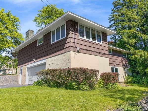 1500 Salt Springs Road, Syracuse, NY 13214