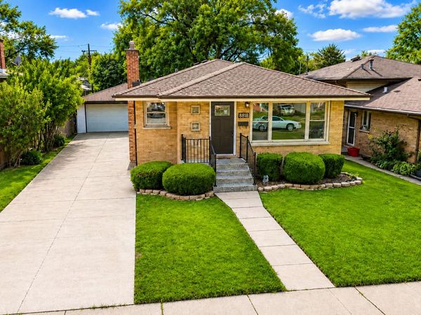 8818 S 55th Court , Oak Lawn, IL 60453