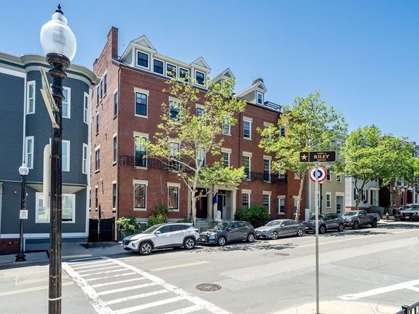 284 Bunker Hill St., Unit 4, Boston, MA 02129