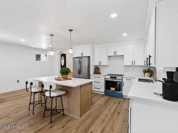901 De La Pointe Drive, Gautier, MS 39553