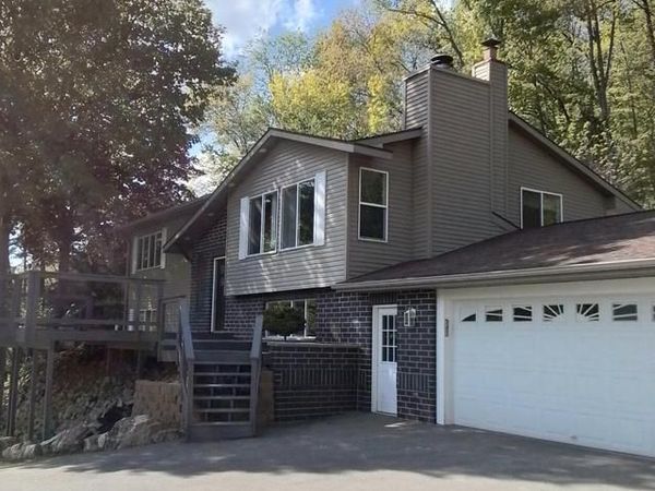 1596 Highwood DRIVE, La Crescent, MN 55947