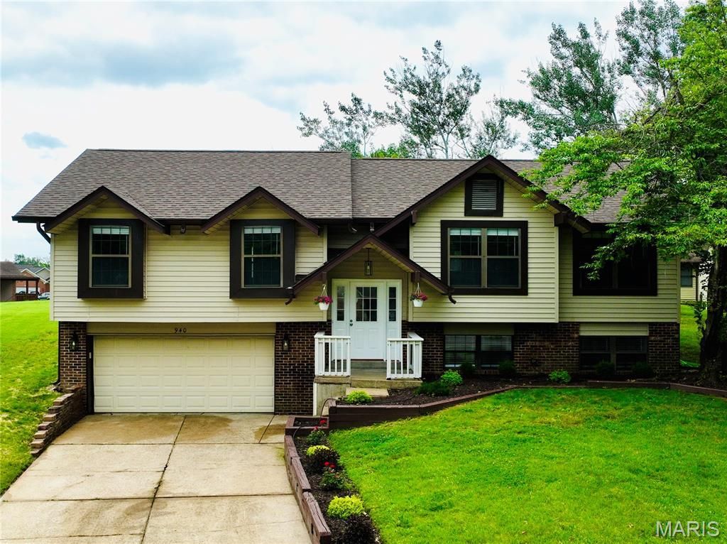 940 Ampere Court, Lake Saint Louis, MO 63367 Main Photo