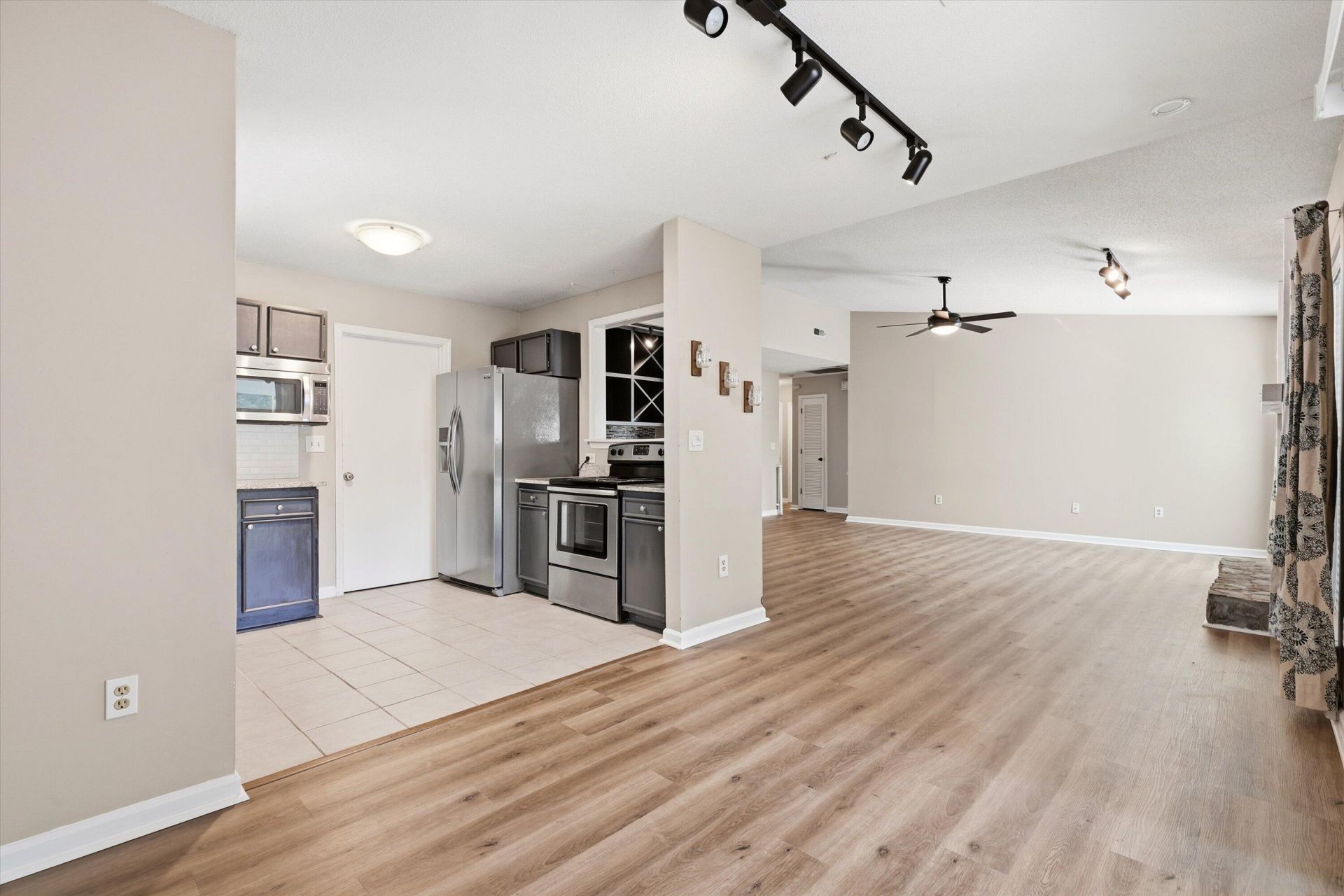 103 Tram Court Photo 10