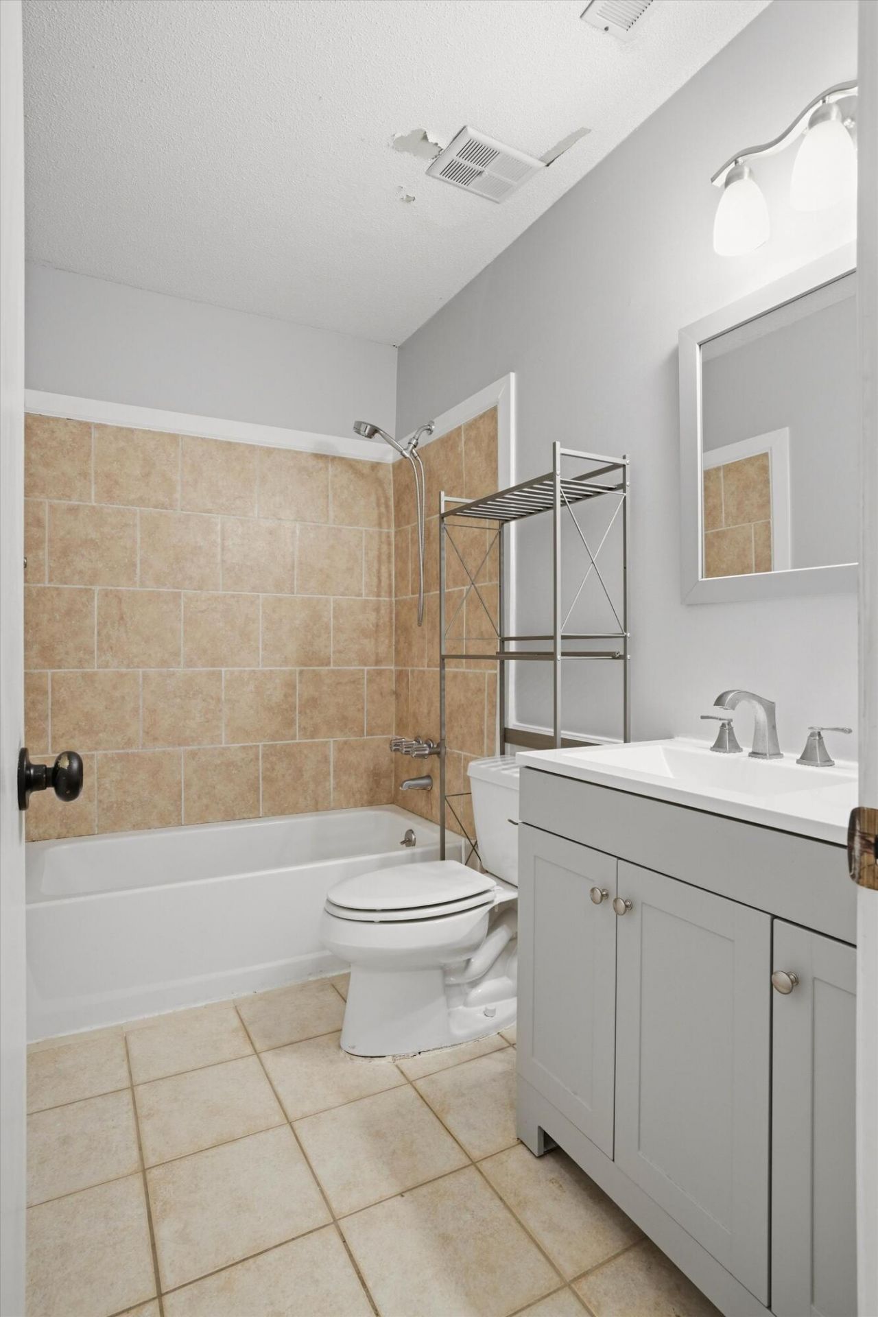 103 Tram Court Photo 17